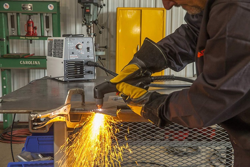 8 Best Plasma Cutters under $500 – An Affordable Way to Make Clean Cuts (Spring 2022)