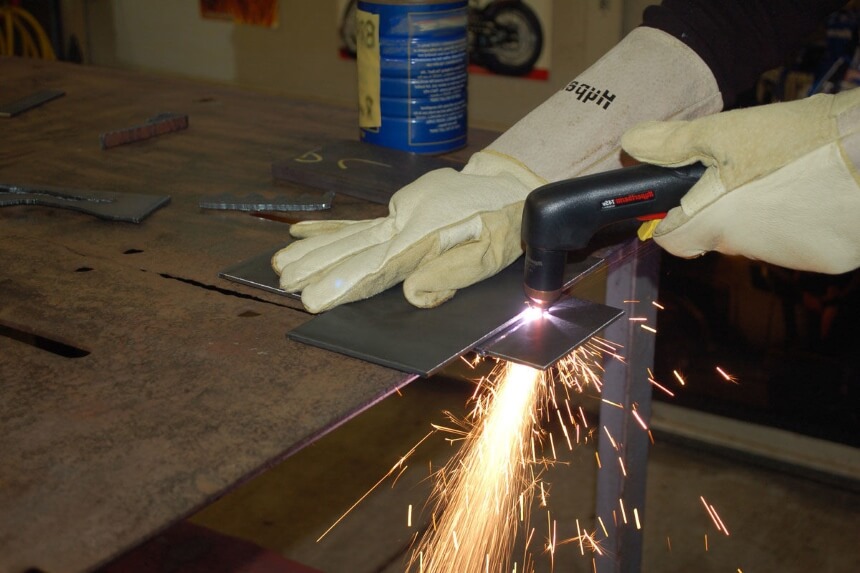 10 Quality Plasma Cutters under $300 – An Affordable Solution for Tough Jobs (Summer 2022)