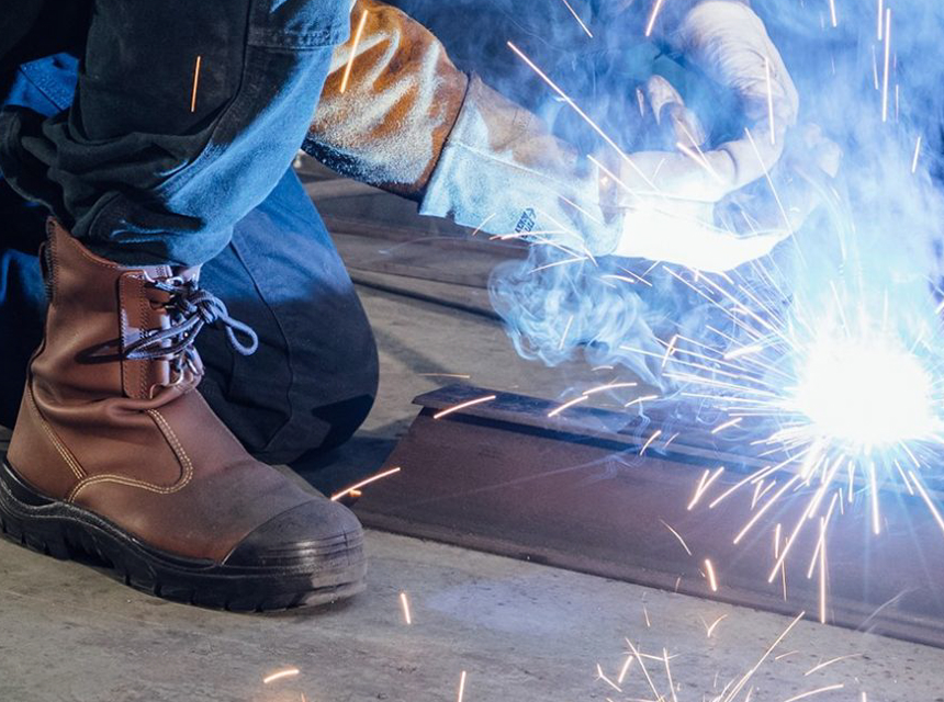 10 Best Welding Boots - Get a Great Protection! (2023)