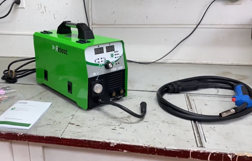 7 Best Flux Core Welders under 300 Dollars - Compact and Efficient Machines (Fall 2022)